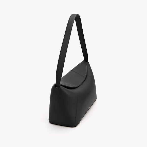 Cuyana Forma Shoulder Bag in Black - Picture 2 of 5